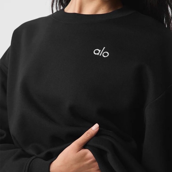 ALO Yoga Women's Classic Black Crew Neck Sweater - Picture 1 of 4